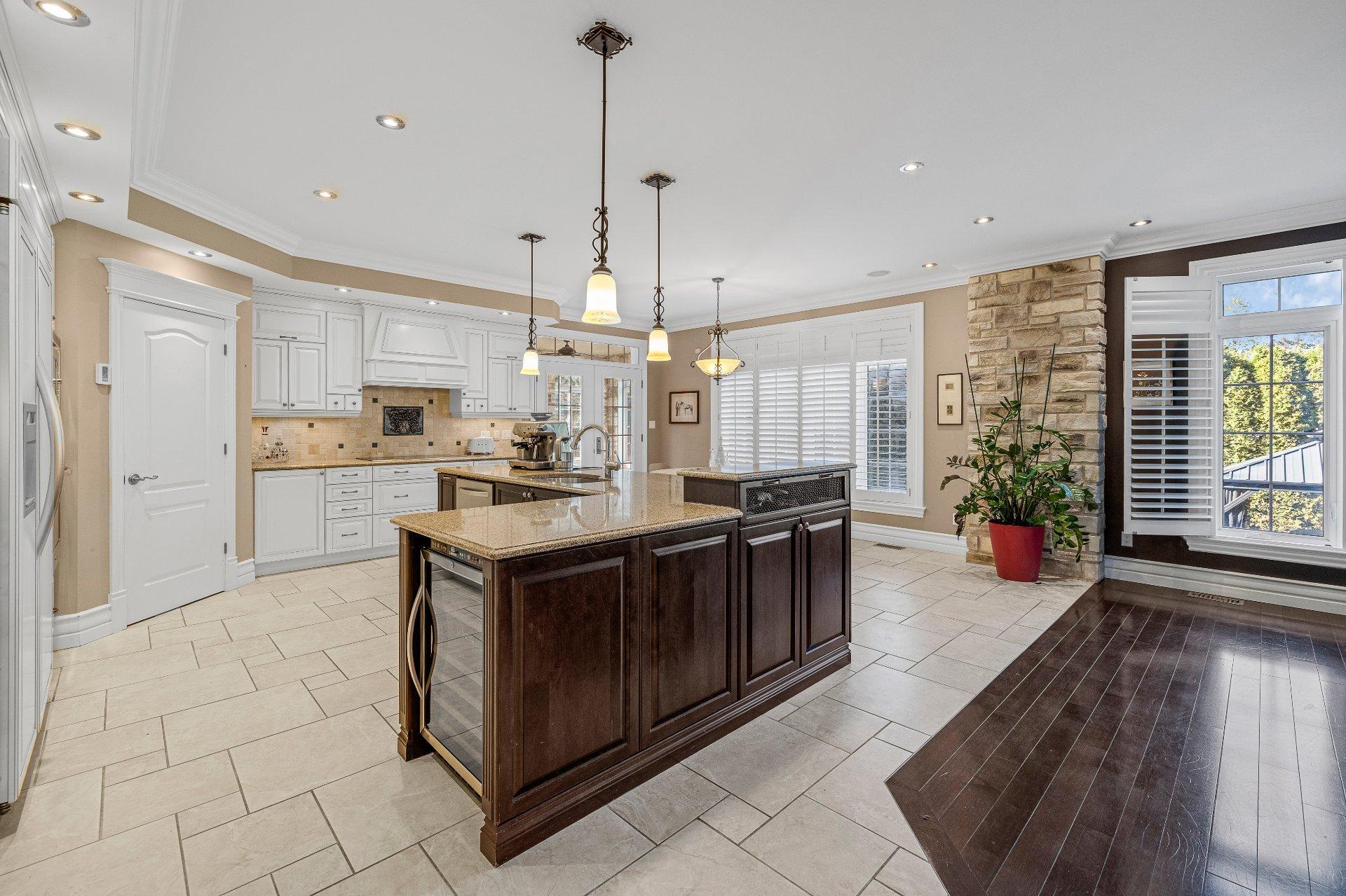 









5


Rue des Ancolies

,
Blainville,




QC
J7C6A9

