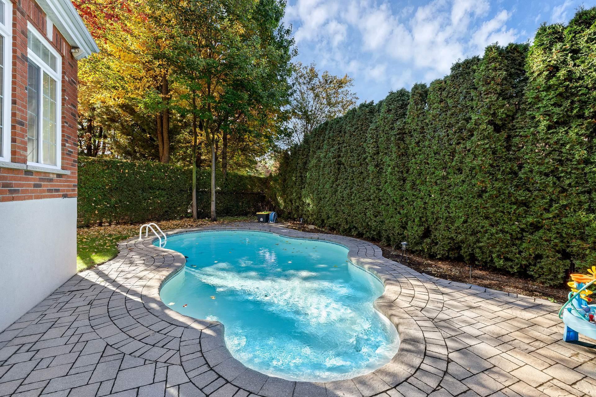 









5


Rue des Ancolies

,
Blainville,




QC
J7C6A9

