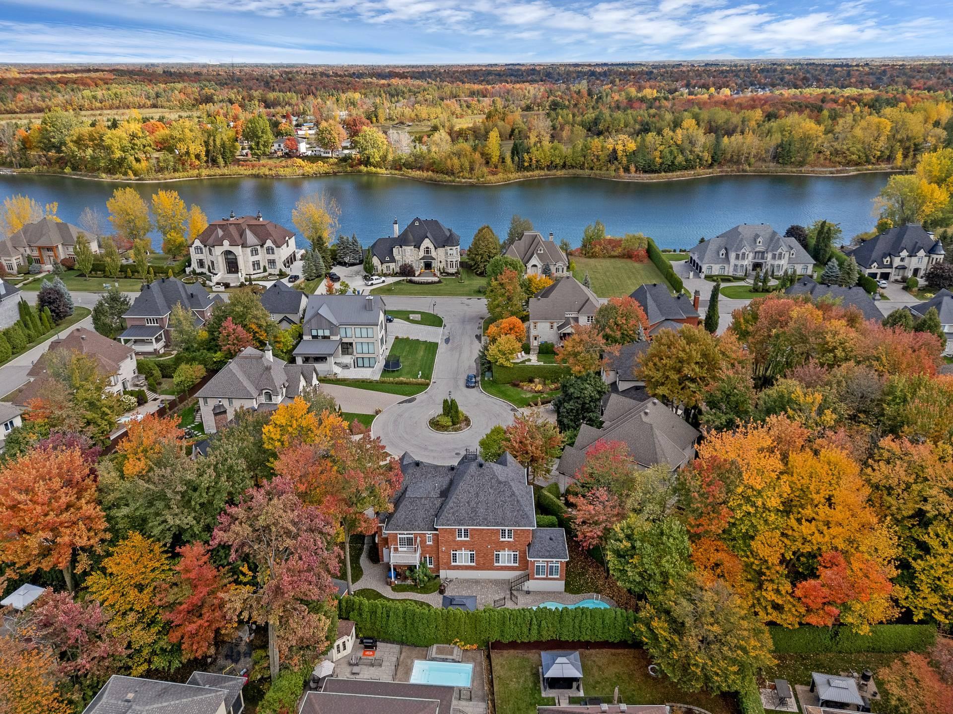 









5


Rue des Ancolies

,
Blainville,




QC
J7C6A9

