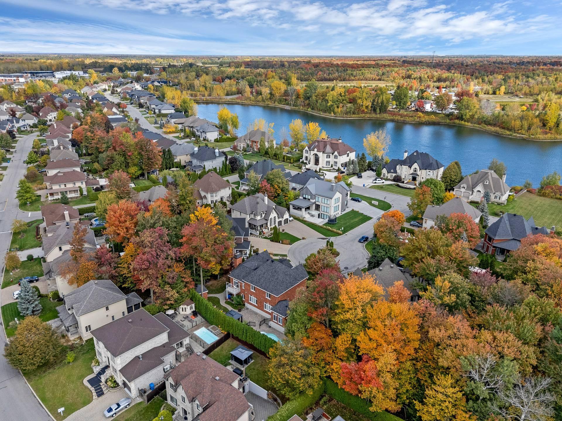 









5


Rue des Ancolies

,
Blainville,




QC
J7C6A9

