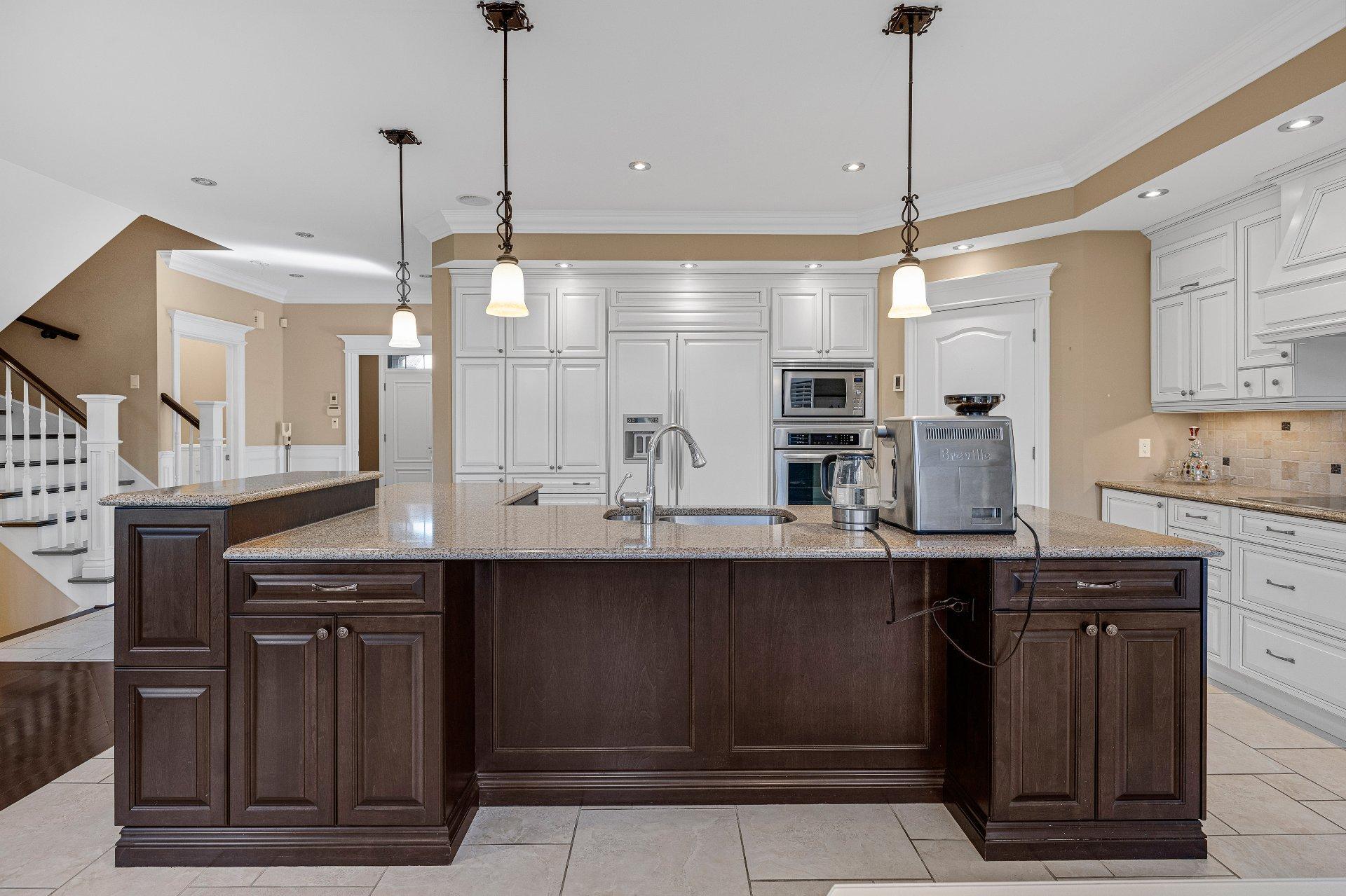 









5


Rue des Ancolies

,
Blainville,




QC
J7C6A9


