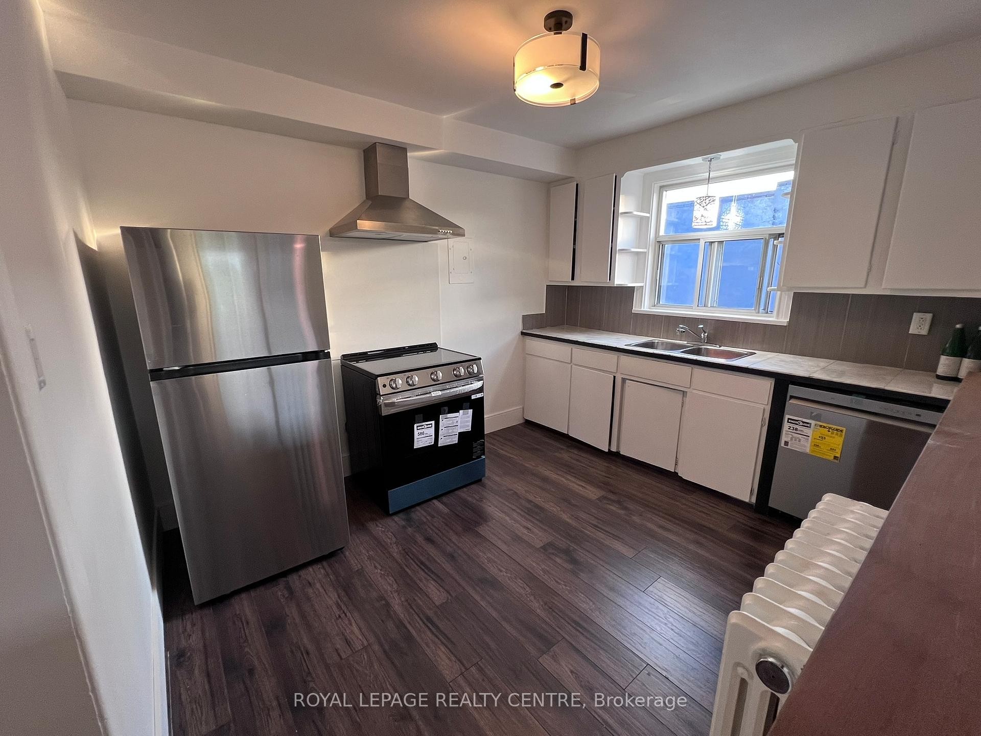 









3351


Lake Shore

Boulevard West, 1,
Toronto,




ON
M8W 1N1

