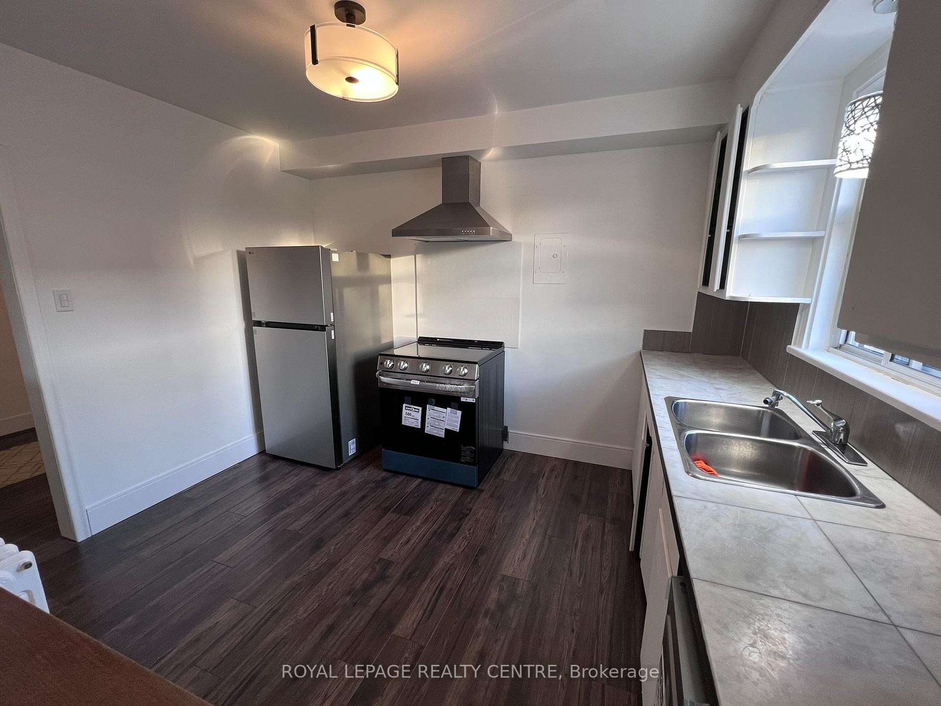 









3351


Lake Shore

Boulevard West, 1,
Toronto,




ON
M8W 1N1

