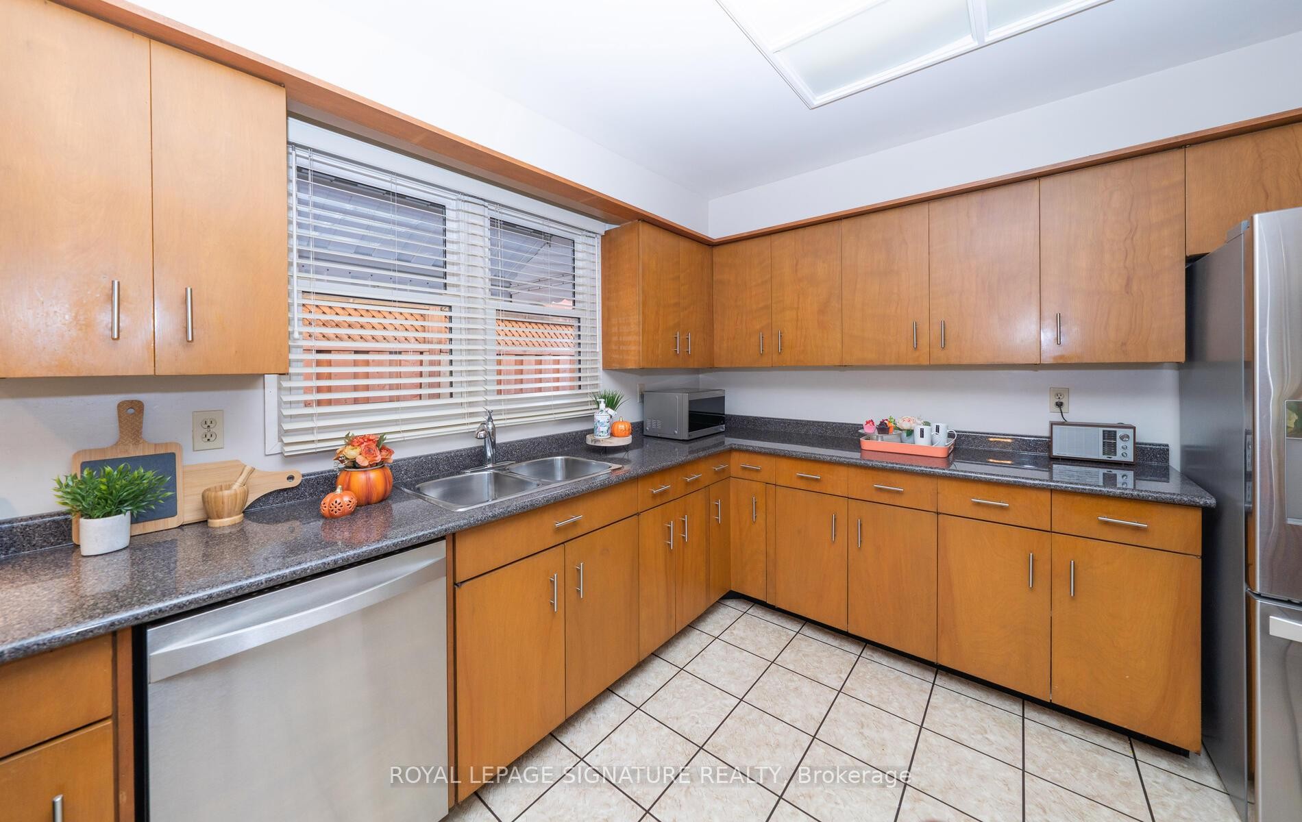 









43


Collingsbrook

Boulevard,
Toronto,




ON
M1W 1L9

