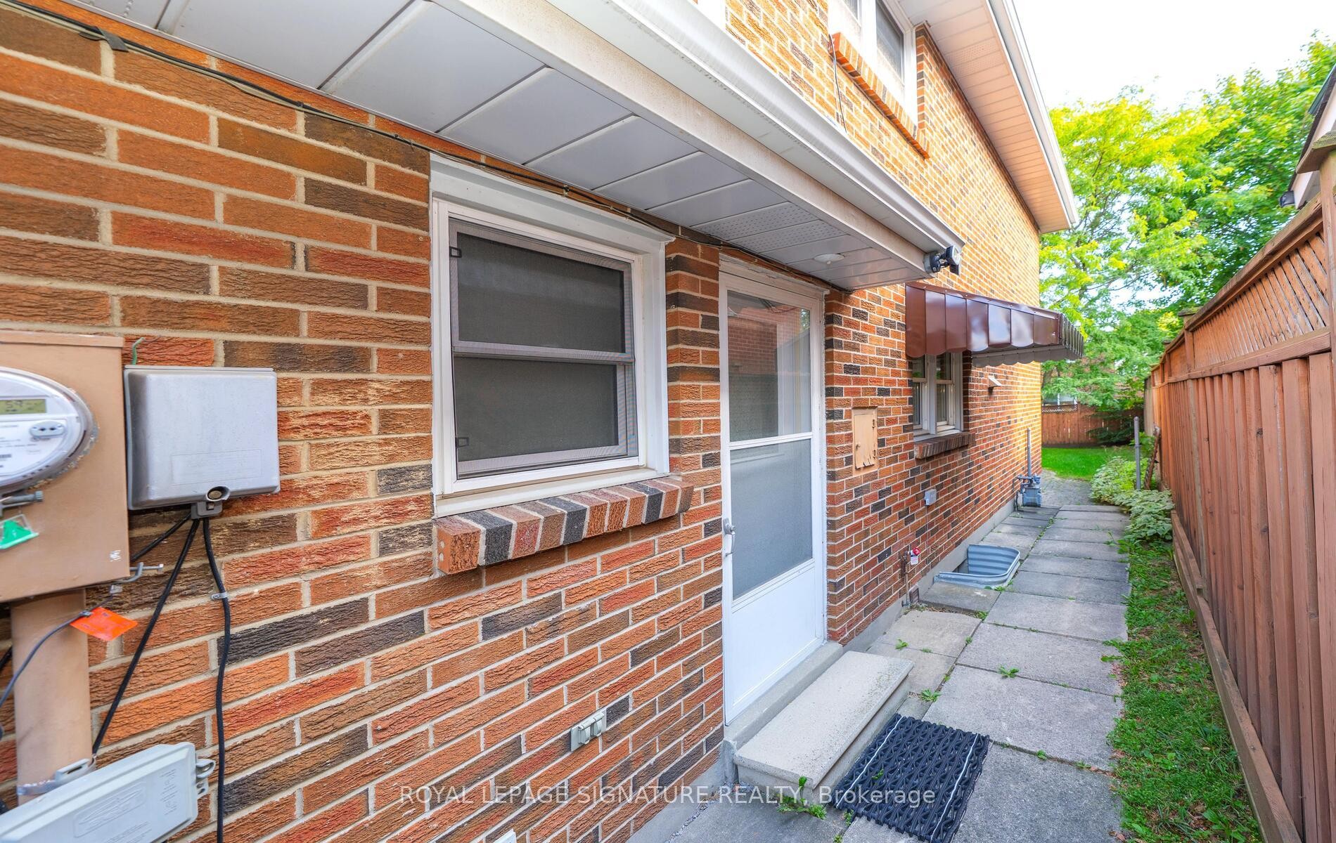 









43


Collingsbrook

Boulevard,
Toronto,




ON
M1W 1L9

