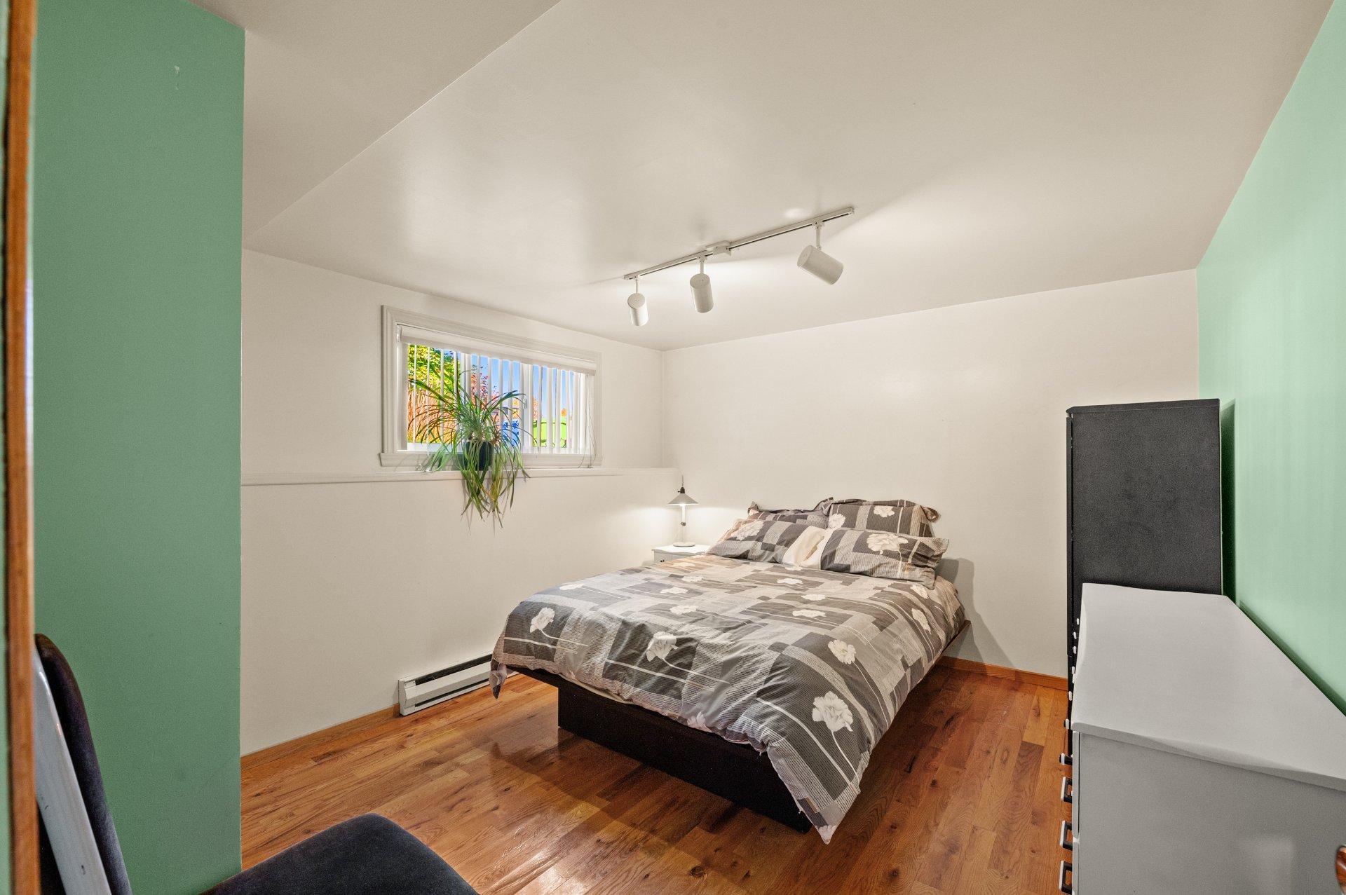 









149


Rue de la Gondole

,
Saint-Eustache,




QC
J7P1N6

