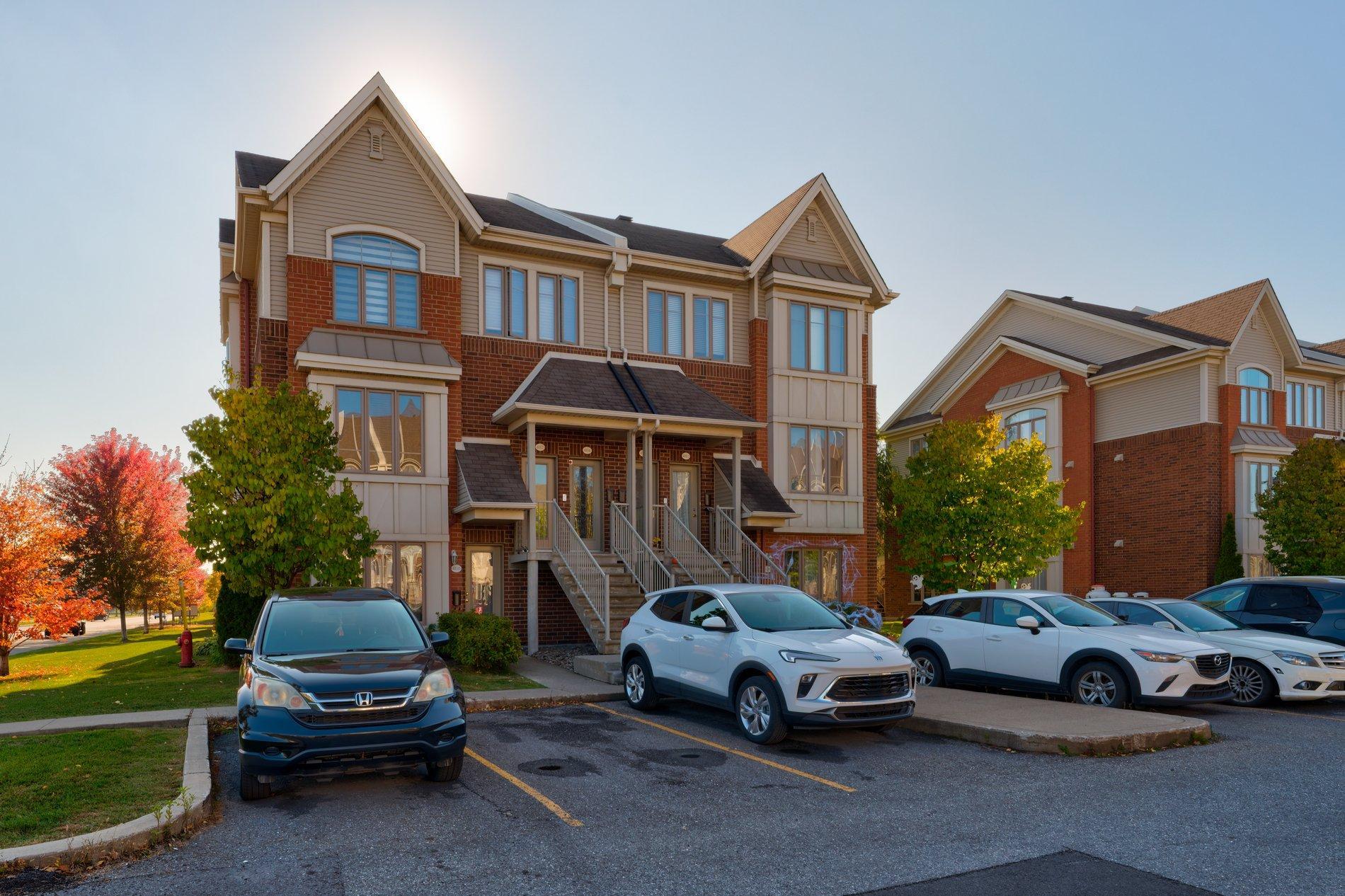 









4112


Boul. Gareau

,
Longueuil (Saint-Hubert),




QC
J3Y0G1

