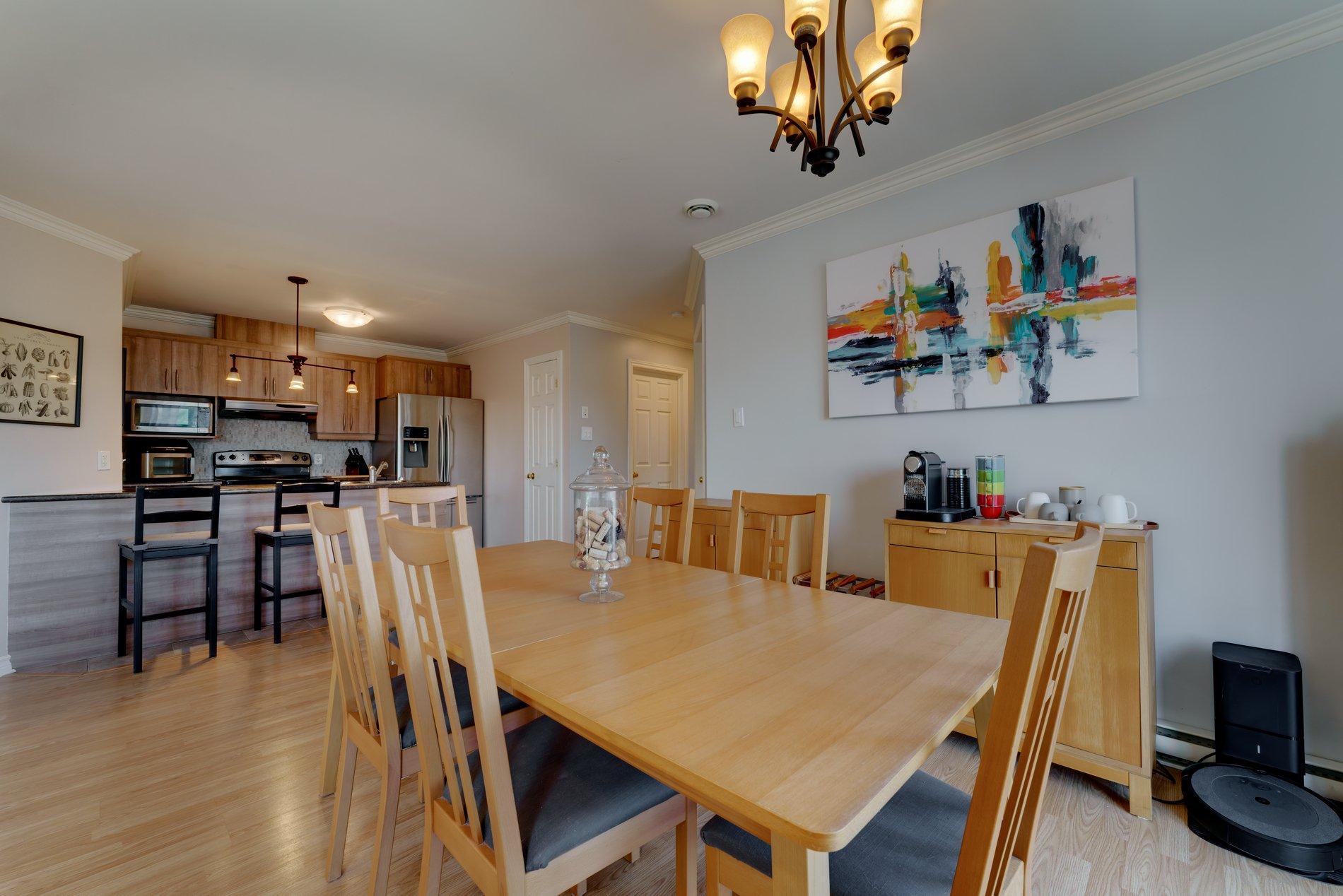 









4112


Boul. Gareau

,
Longueuil (Saint-Hubert),




QC
J3Y0G1

