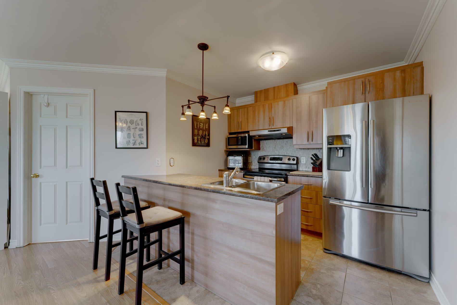 









4112


Boul. Gareau

,
Longueuil (Saint-Hubert),




QC
J3Y0G1

