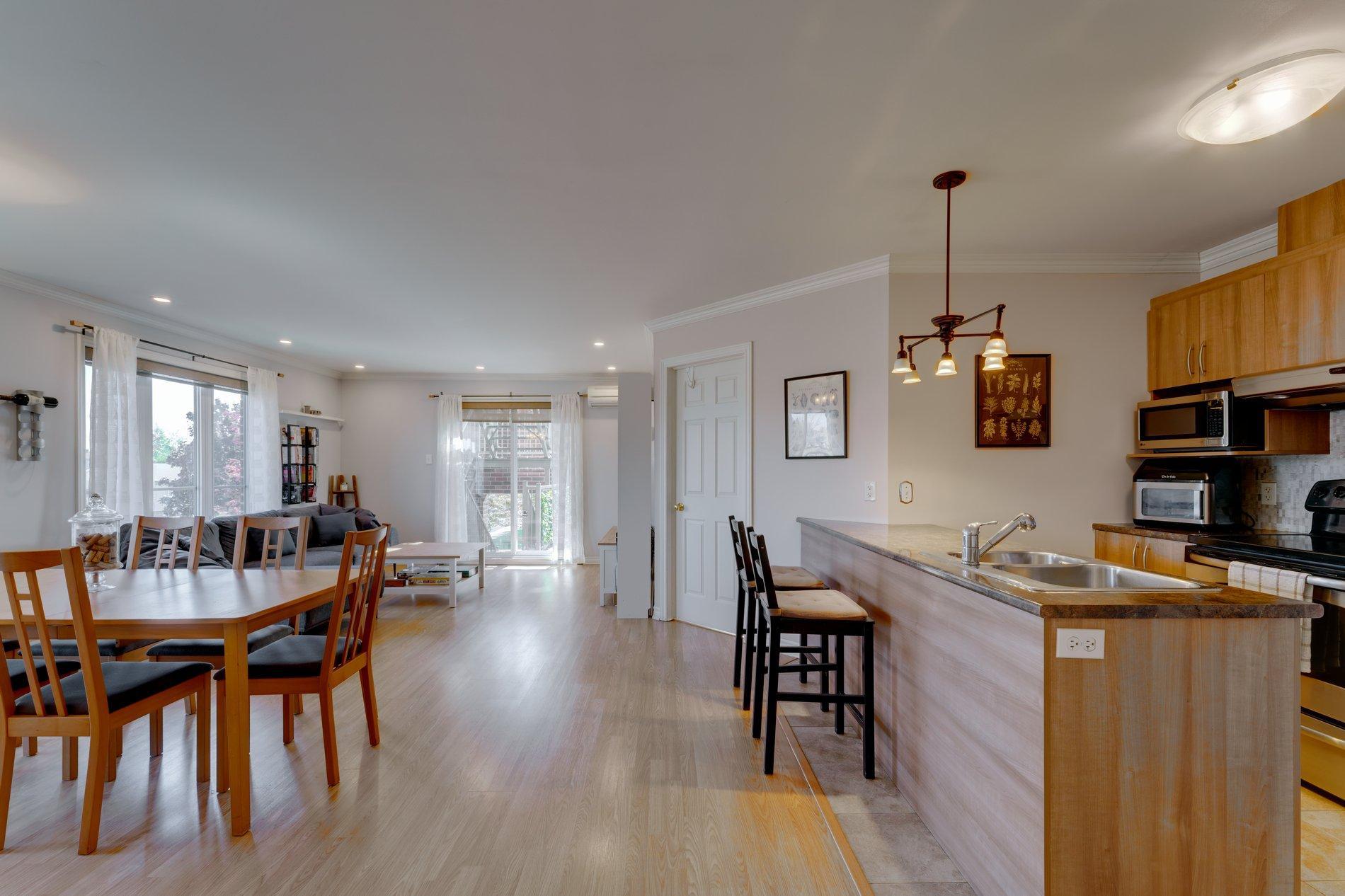 









4112


Boul. Gareau

,
Longueuil (Saint-Hubert),




QC
J3Y0G1

