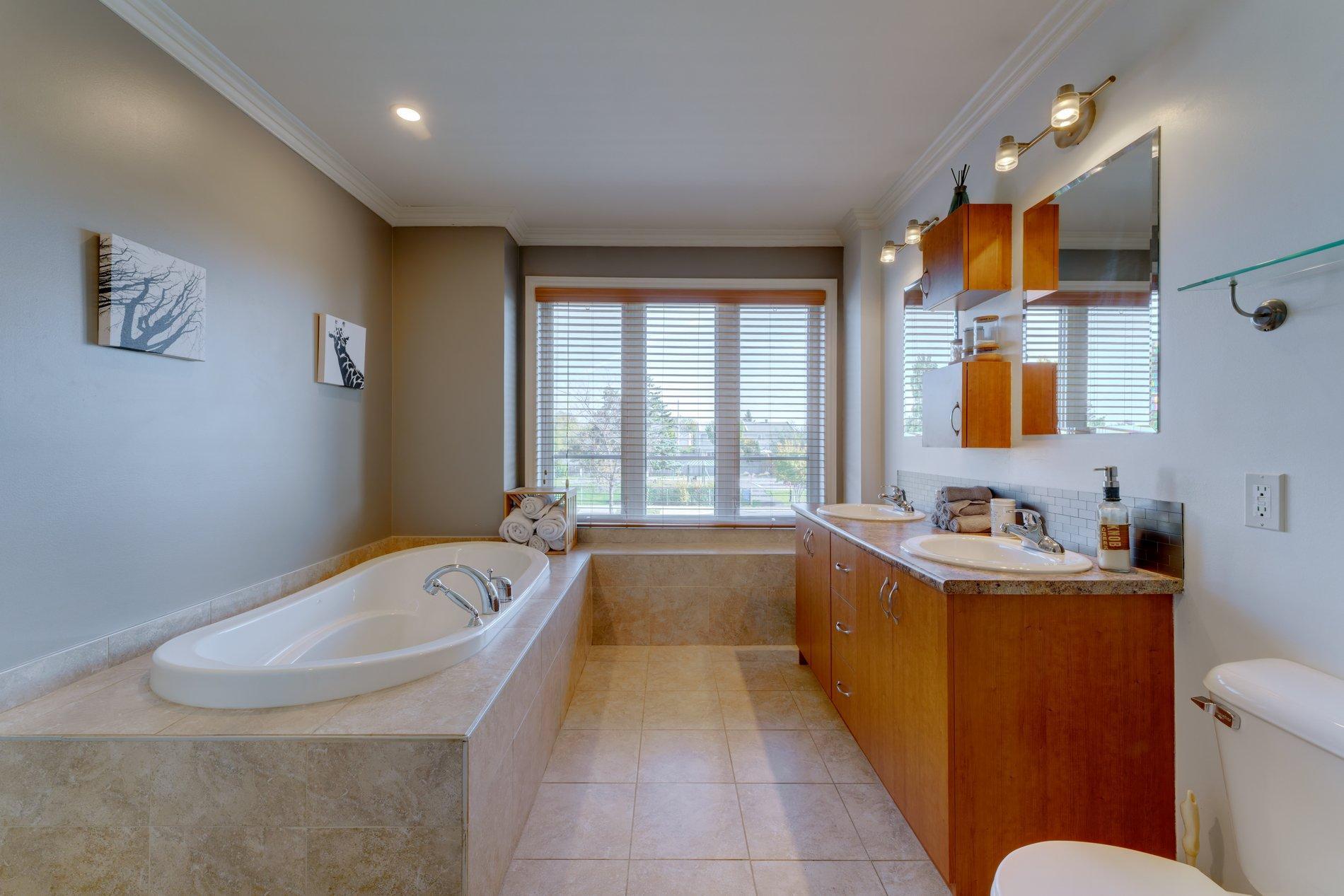 









4112


Boul. Gareau

,
Longueuil (Saint-Hubert),




QC
J3Y0G1


