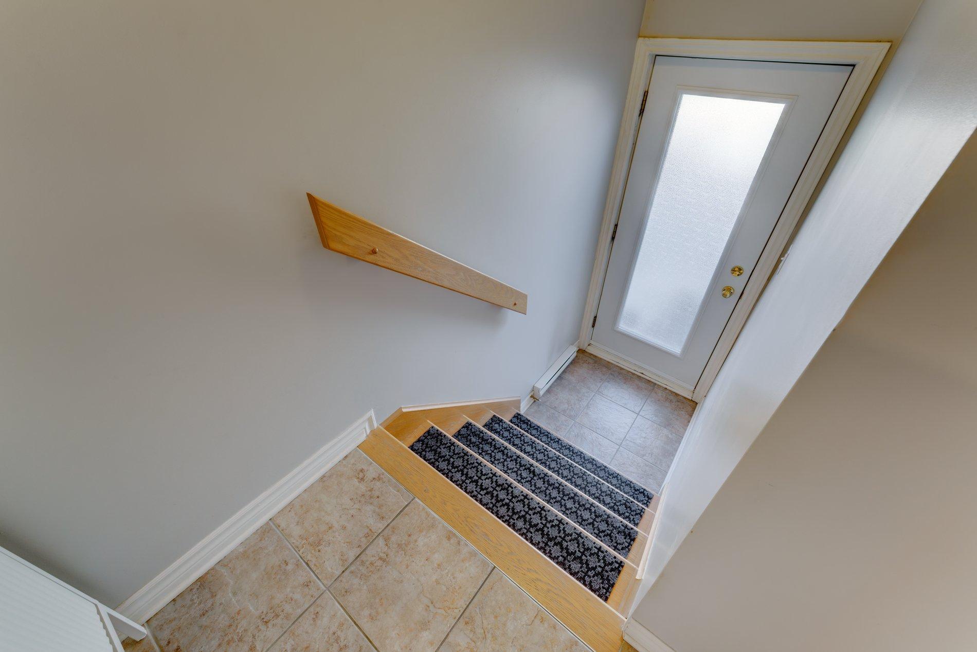 









4112


Boul. Gareau

,
Longueuil (Saint-Hubert),




QC
J3Y0G1

