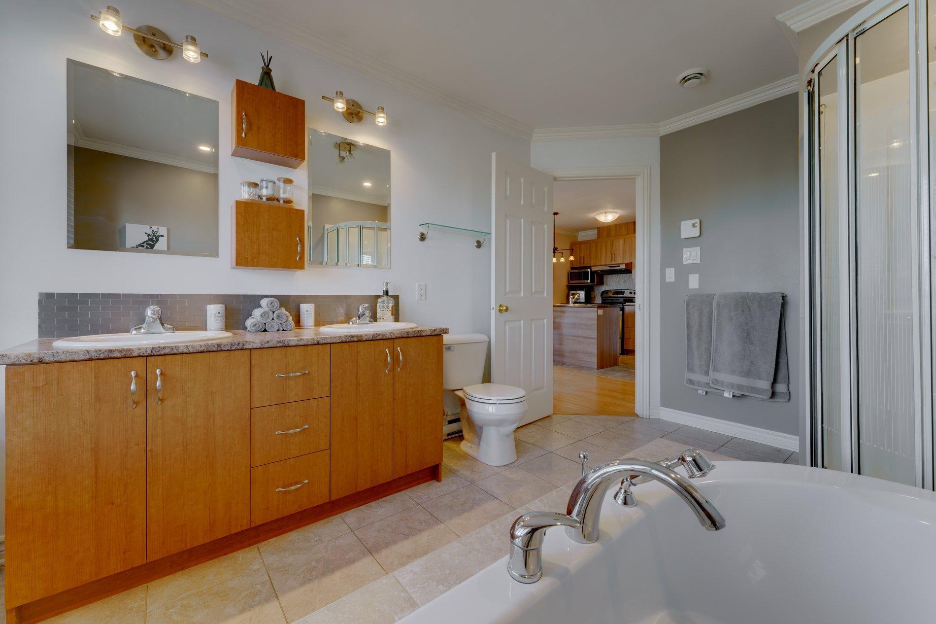 









4112


Boul. Gareau

,
Longueuil (Saint-Hubert),




QC
J3Y0G1

