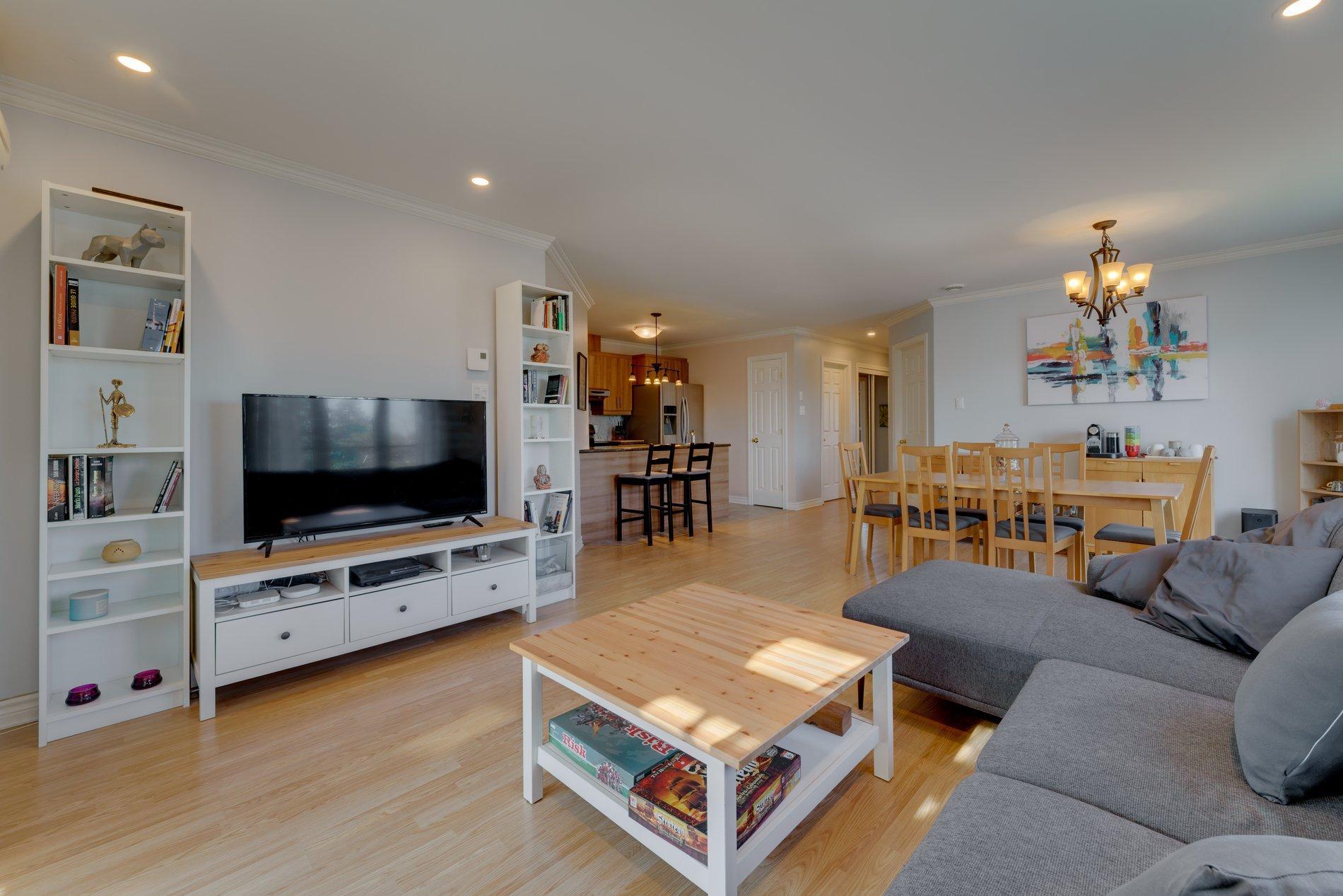 









4112


Boul. Gareau

,
Longueuil (Saint-Hubert),




QC
J3Y0G1

