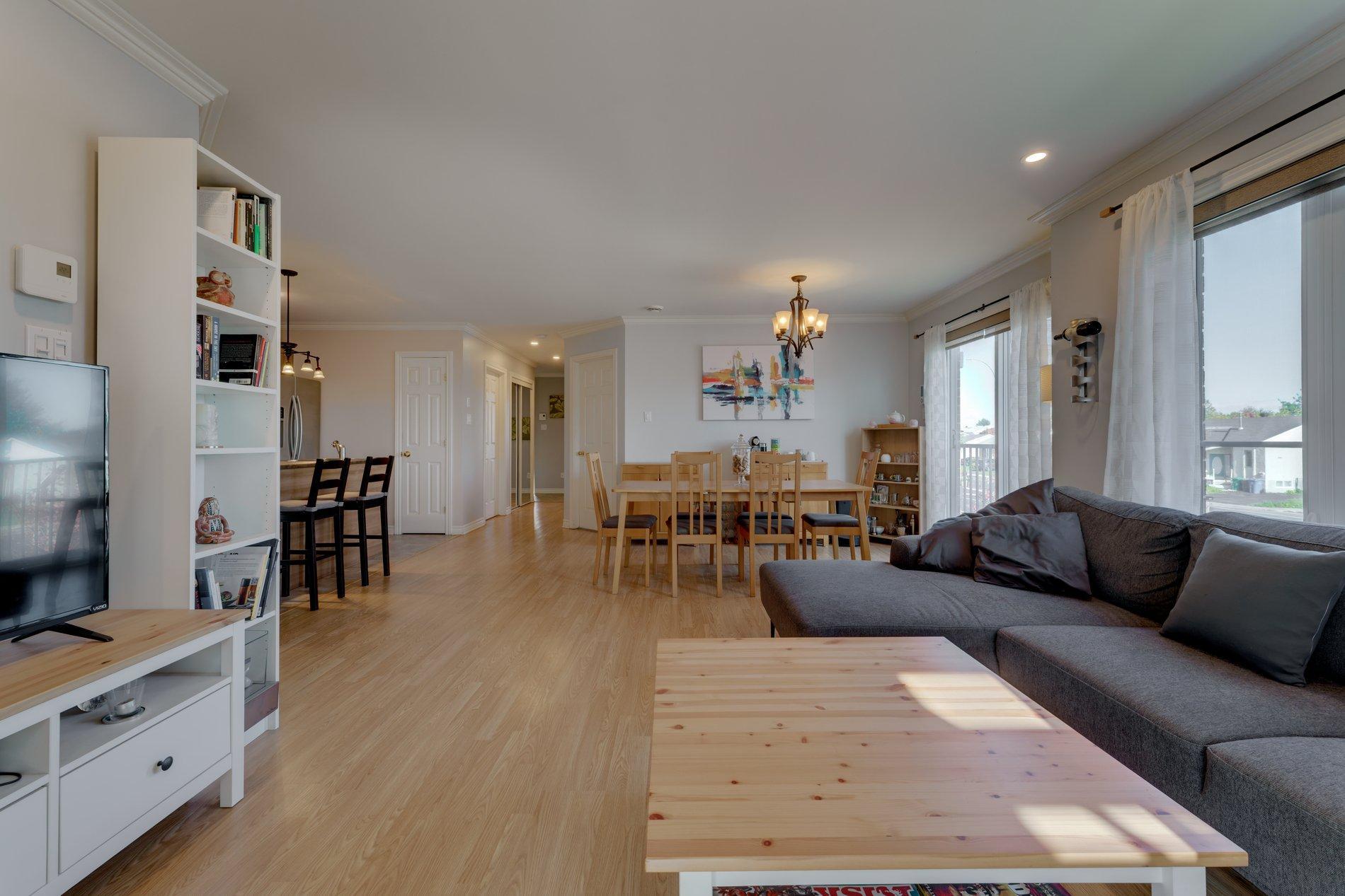 









4112


Boul. Gareau

,
Longueuil (Saint-Hubert),




QC
J3Y0G1

