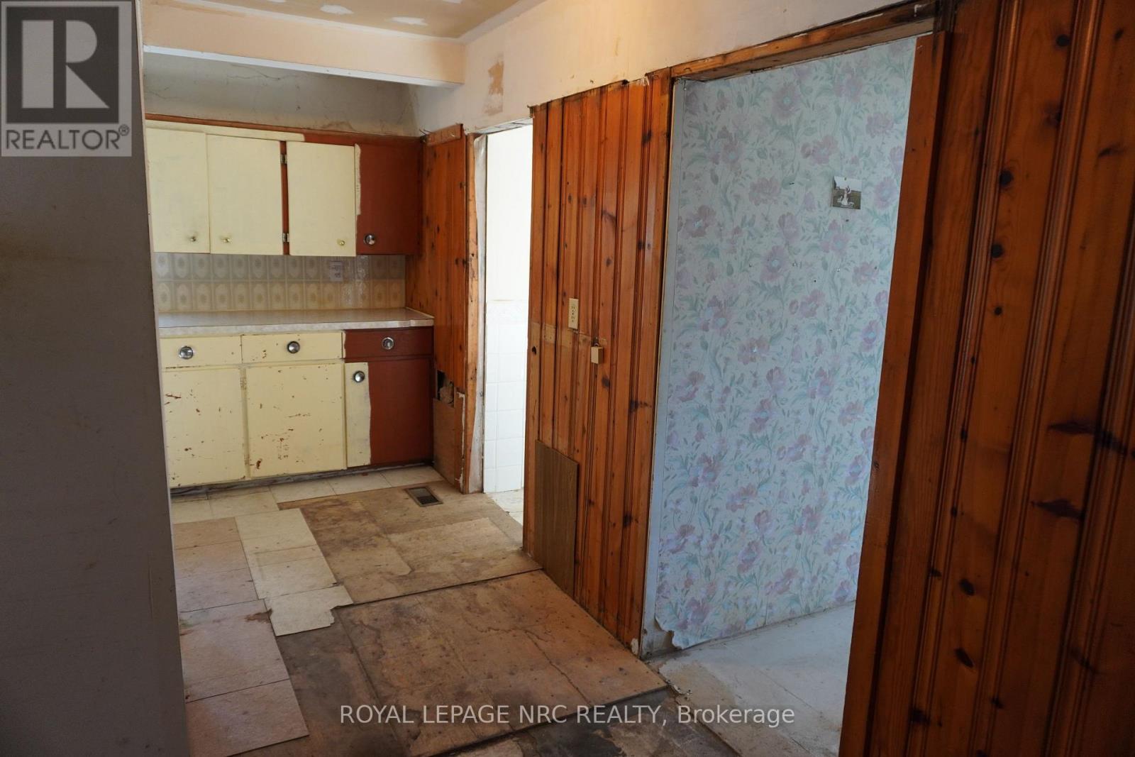 












212 LINCOLN ROAD W

,
Fort Erie (Crystal Beach),




Ontario
L0S1B0

