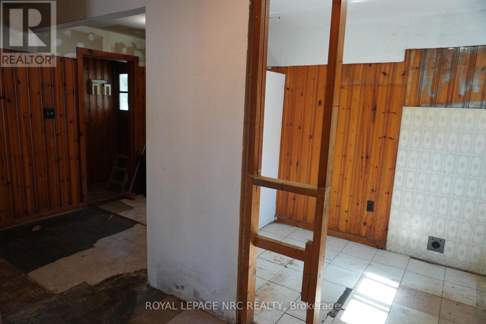 












212 LINCOLN ROAD W

,
Fort Erie (Crystal Beach),




Ontario
L0S1B0

