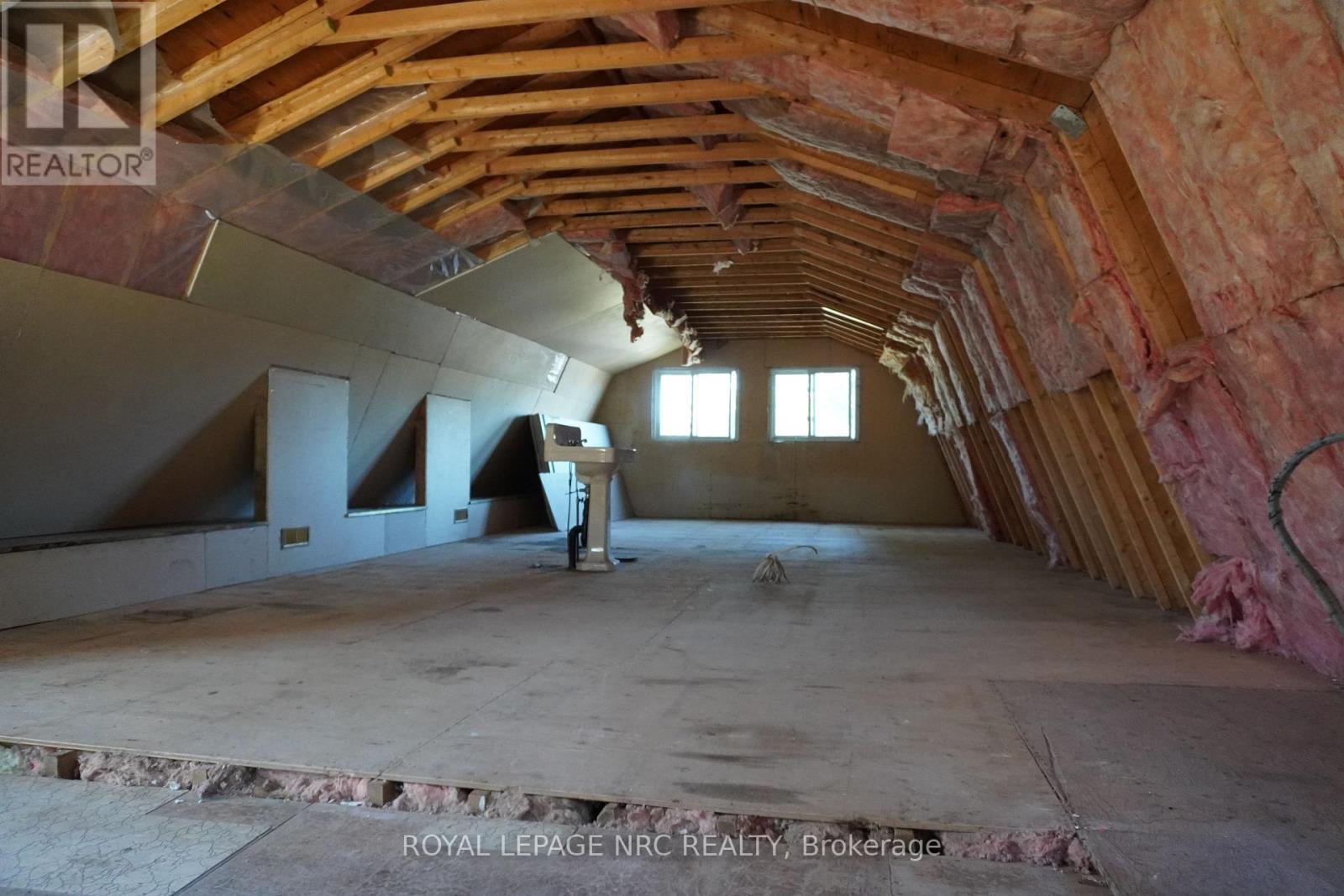 












212 LINCOLN ROAD W

,
Fort Erie (Crystal Beach),




Ontario
L0S1B0

