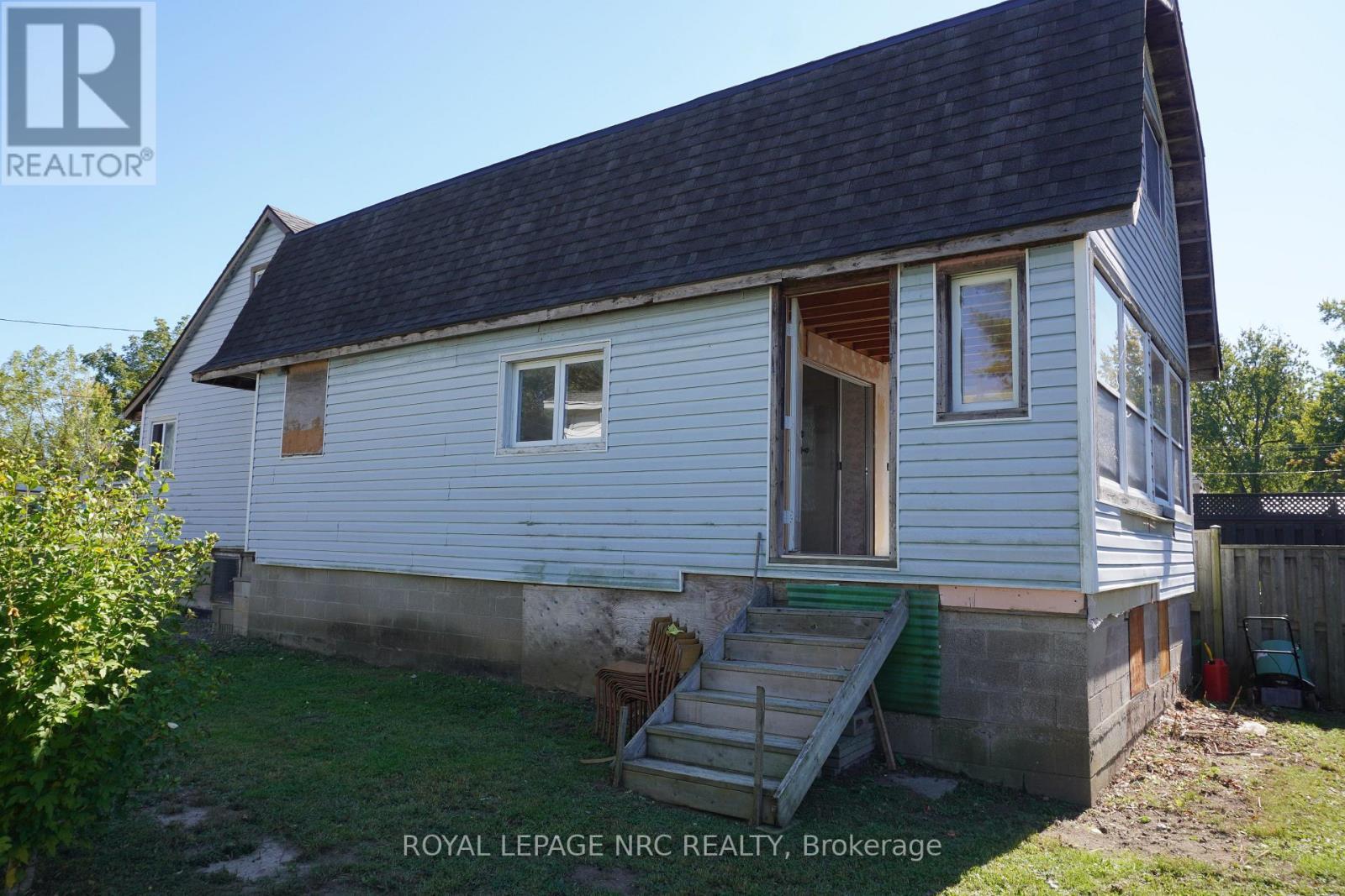 












212 LINCOLN ROAD W

,
Fort Erie (Crystal Beach),




Ontario
L0S1B0

