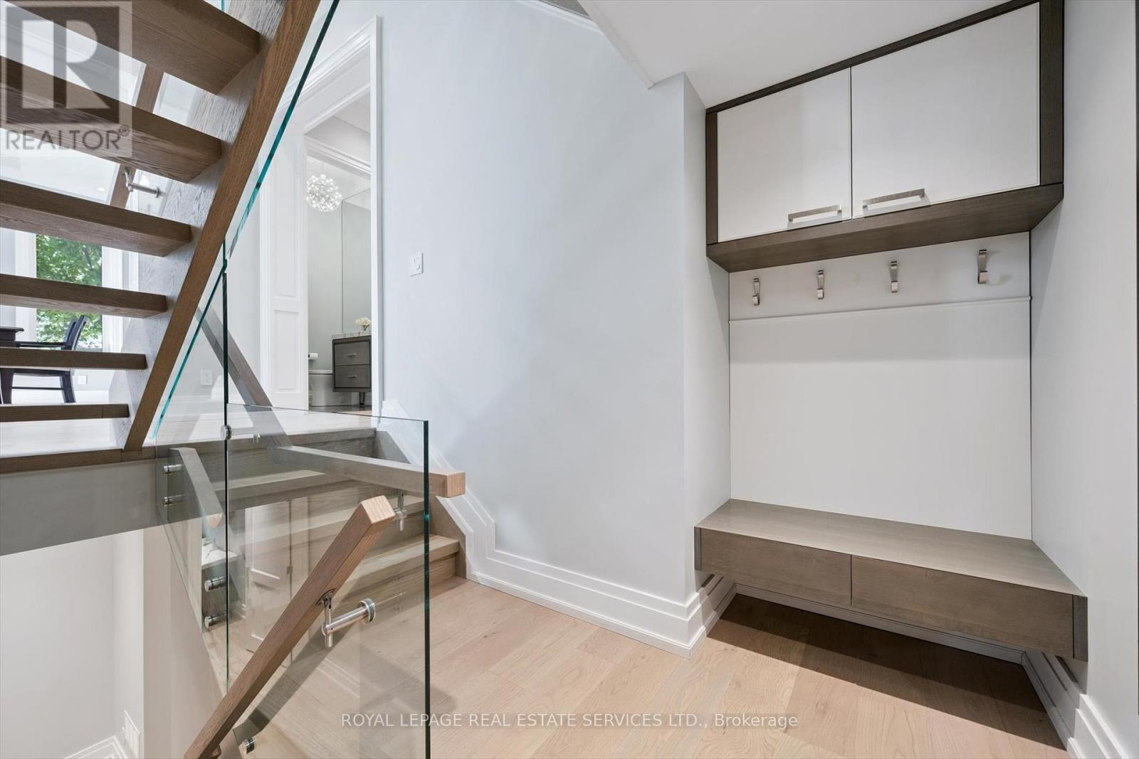 












14 WESTGLEN CRESCENT

,
Toronto,




Ontario
M9B4R1

