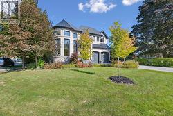 Blends Modern Sophistication w/Timeless Elegance!