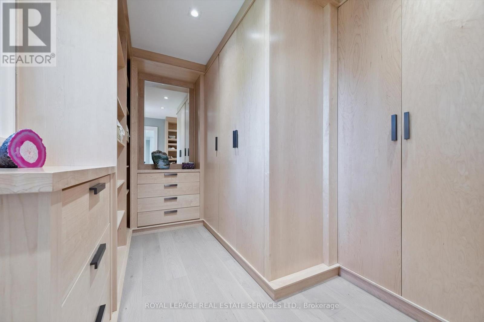 












14 WESTGLEN CRESCENT

,
Toronto,




Ontario
M9B4R1

