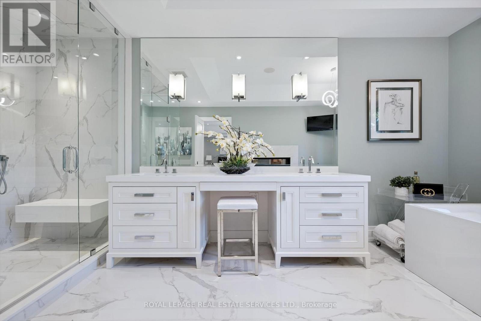 












14 WESTGLEN CRESCENT

,
Toronto,




Ontario
M9B4R1

