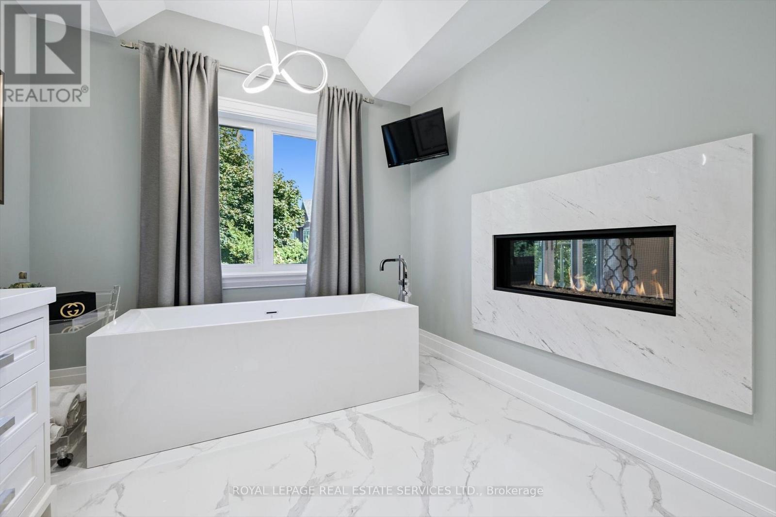 












14 WESTGLEN CRESCENT

,
Toronto,




Ontario
M9B4R1

