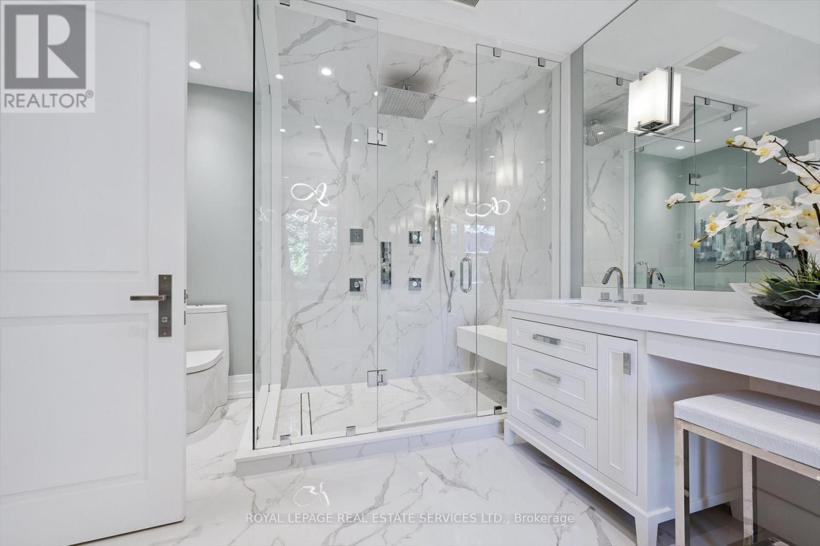 












14 WESTGLEN CRESCENT

,
Toronto,




Ontario
M9B4R1

