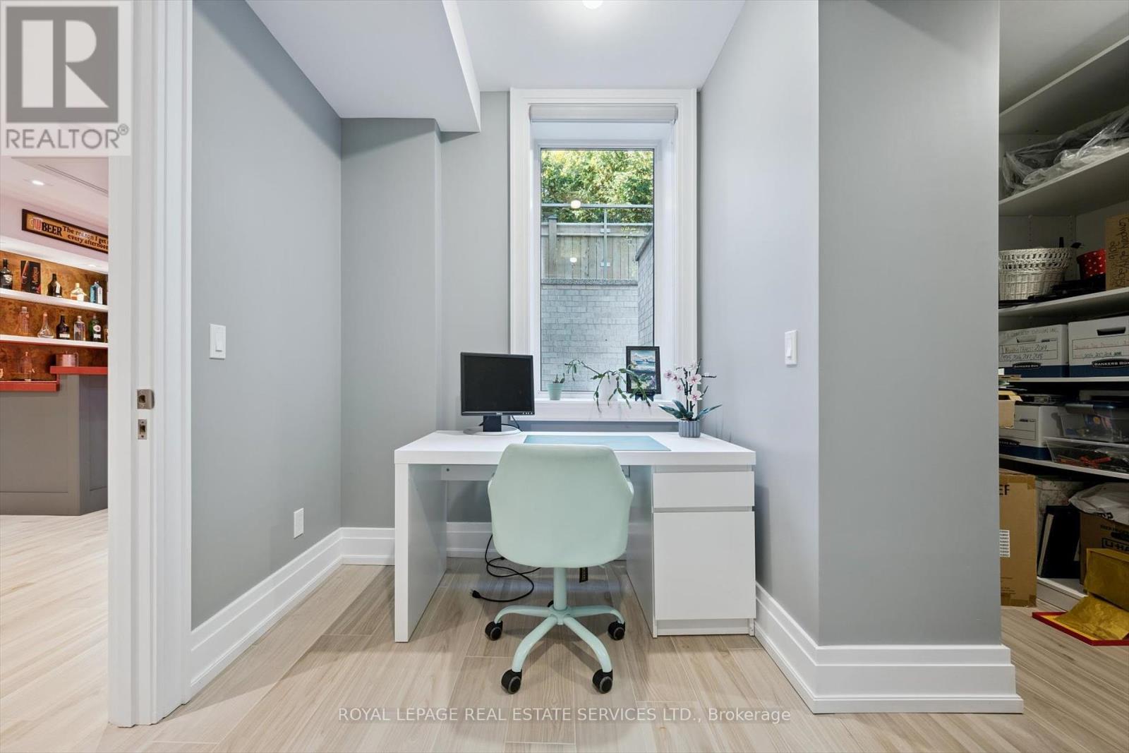 












14 WESTGLEN CRESCENT

,
Toronto,




Ontario
M9B4R1

