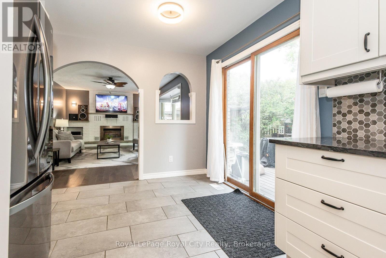 












236 IRONWOOD ROAD

,
Guelph (Kortright West),




Ontario
N1G3G1

