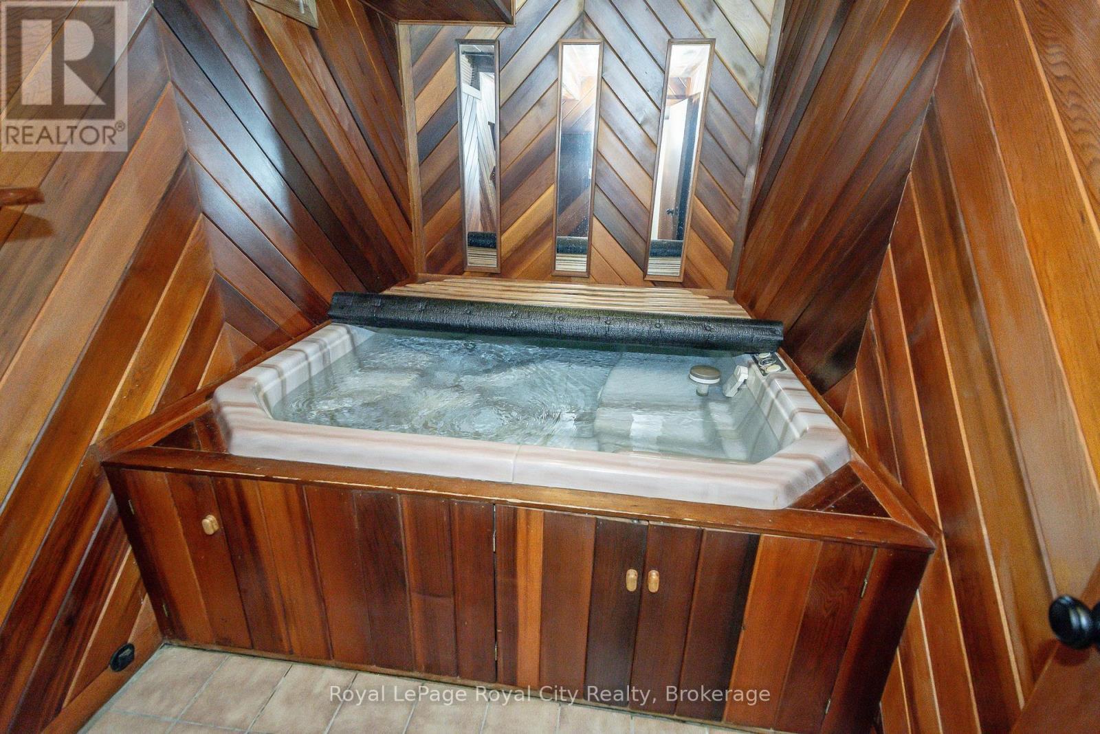 












236 IRONWOOD ROAD

,
Guelph (Kortright West),




Ontario
N1G3G1

