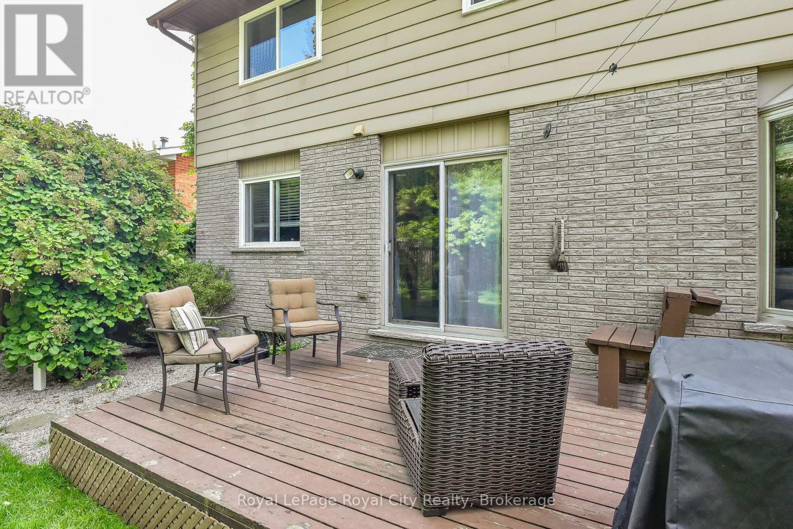 












236 IRONWOOD ROAD

,
Guelph (Kortright West),




Ontario
N1G3G1

