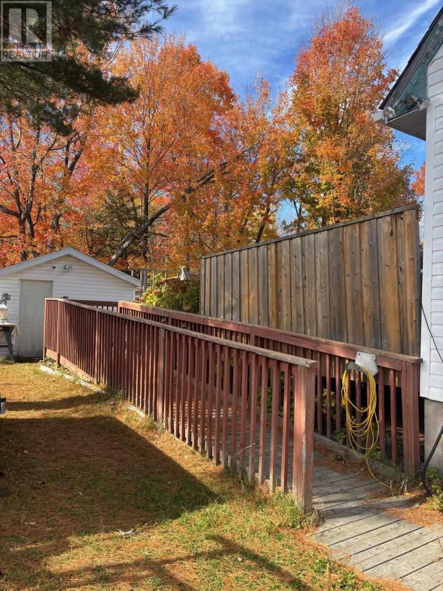 












14 Cutler AVE

,
Spanish,




Ontario
P0P2A0

