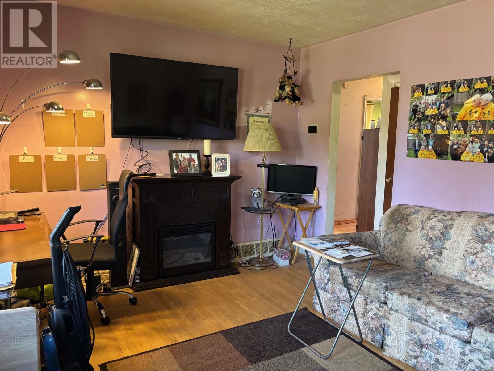 












14 Cutler AVE

,
Spanish,




Ontario
P0P2A0

