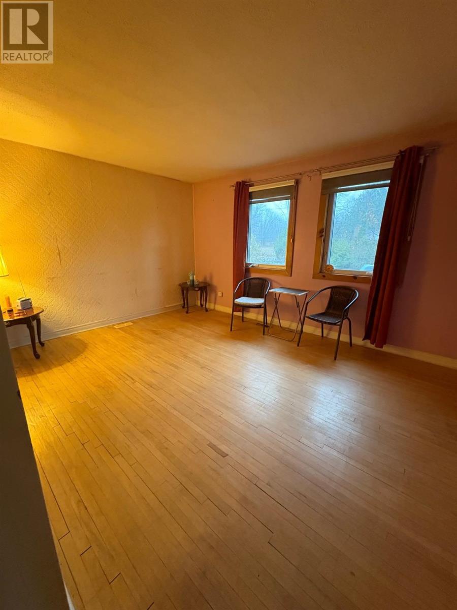 












14 Cutler AVE

,
Spanish,




Ontario
P0P2A0

