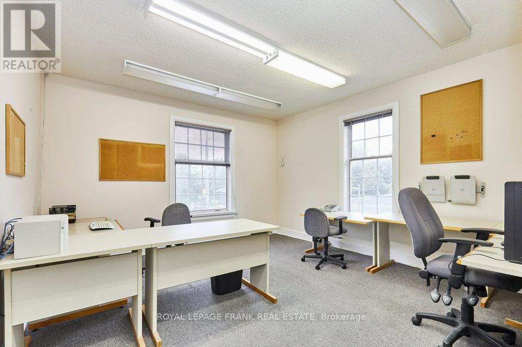 












215 SIMCOE STREET N

,
Oshawa (O'Neill),




Ontario
L1G4T1

