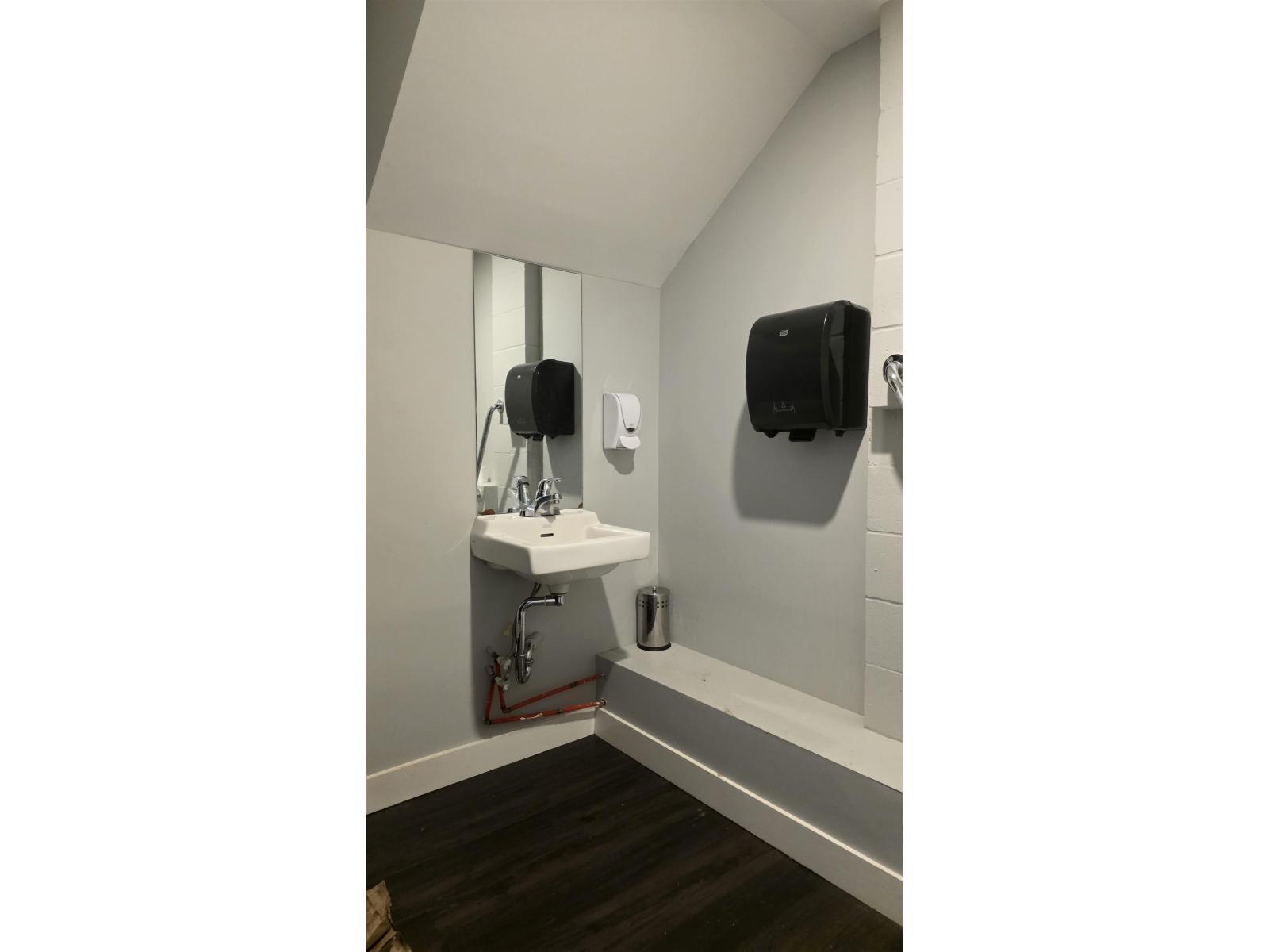 












1 17537 56 AVENUE

,
Surrey,




British Columbia
V3S1C4

