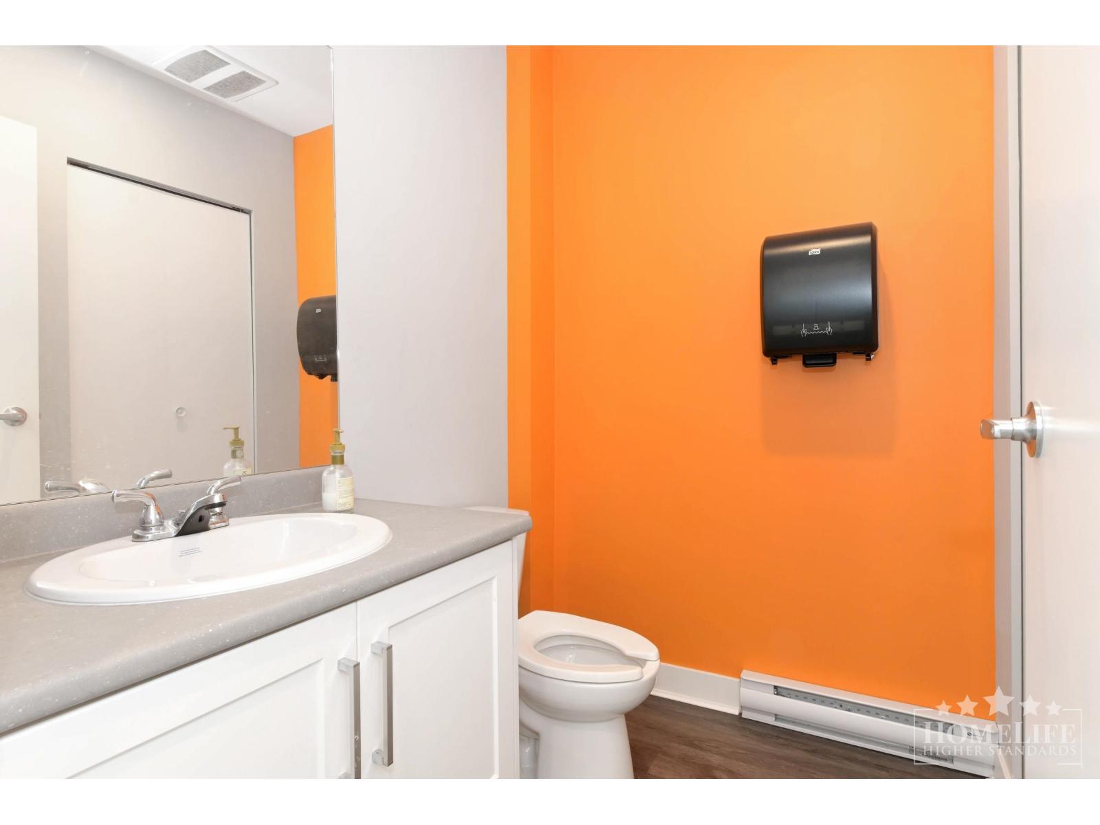 












1 17537 56 AVENUE

,
Surrey,




British Columbia
V3S1C4

