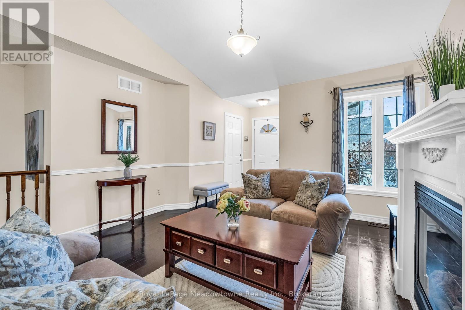 












14 ATTO DRIVE

,
Guelph (Victoria North),




Ontario
N1E0E4

