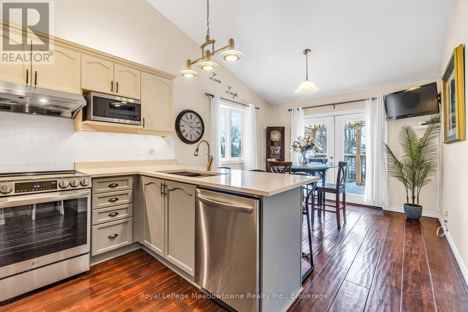 












14 ATTO DRIVE

,
Guelph (Victoria North),




Ontario
N1E0E4

