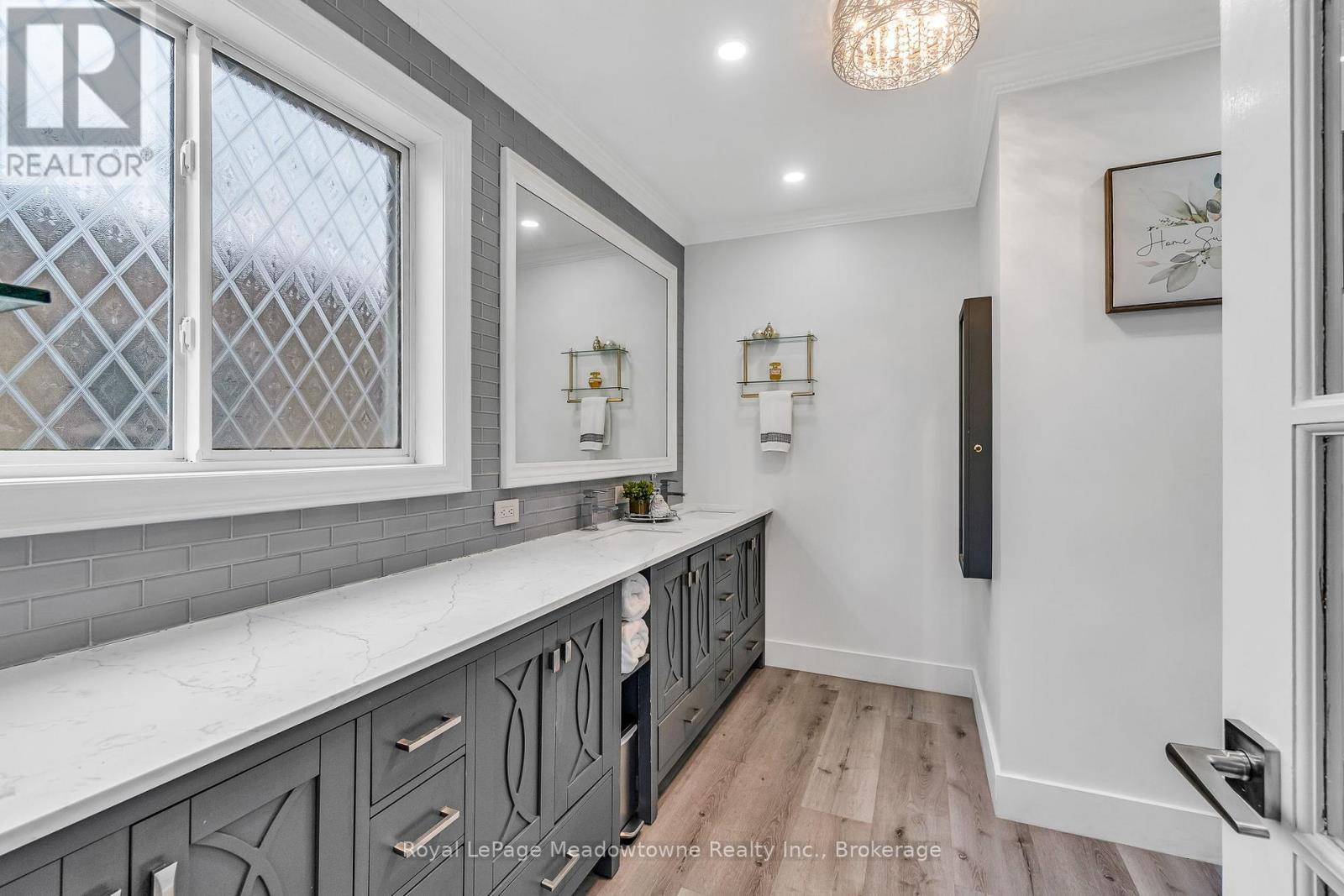 












14 ATTO DRIVE

,
Guelph (Victoria North),




Ontario
N1E0E4

