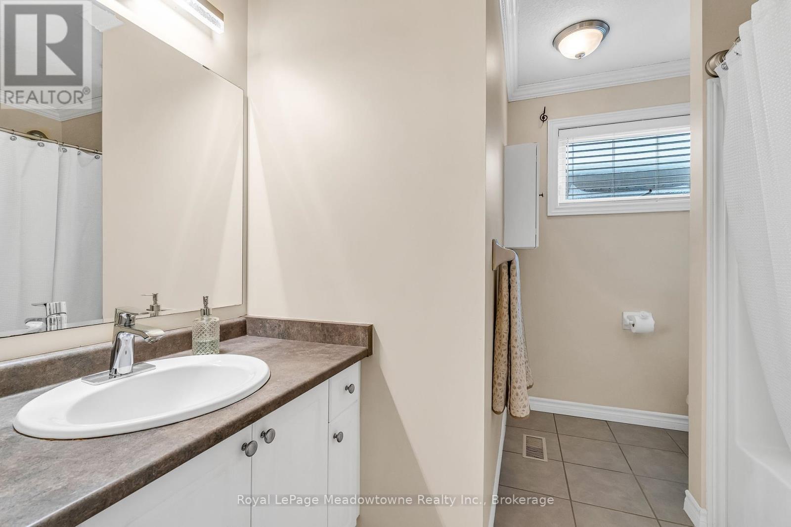 












14 ATTO DRIVE

,
Guelph (Victoria North),




Ontario
N1E0E4

