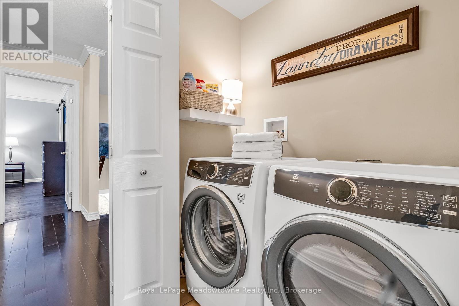 












14 ATTO DRIVE

,
Guelph (Victoria North),




Ontario
N1E0E4

