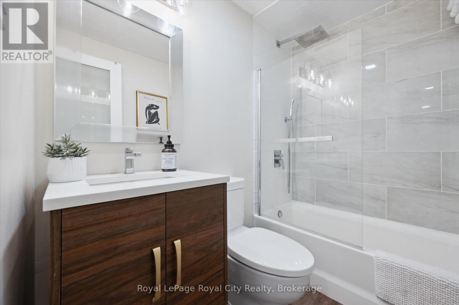 












16 - 120 COUNTRY CLUB DRIVE

,
Guelph (Victoria North),




Ontario
N1E3K7

