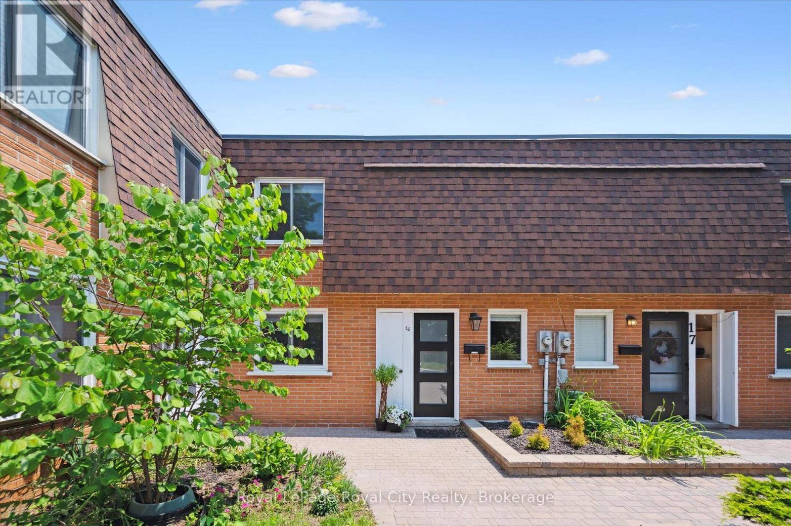 












16 - 120 COUNTRY CLUB DRIVE

,
Guelph (Victoria North),




Ontario
N1E3K7

