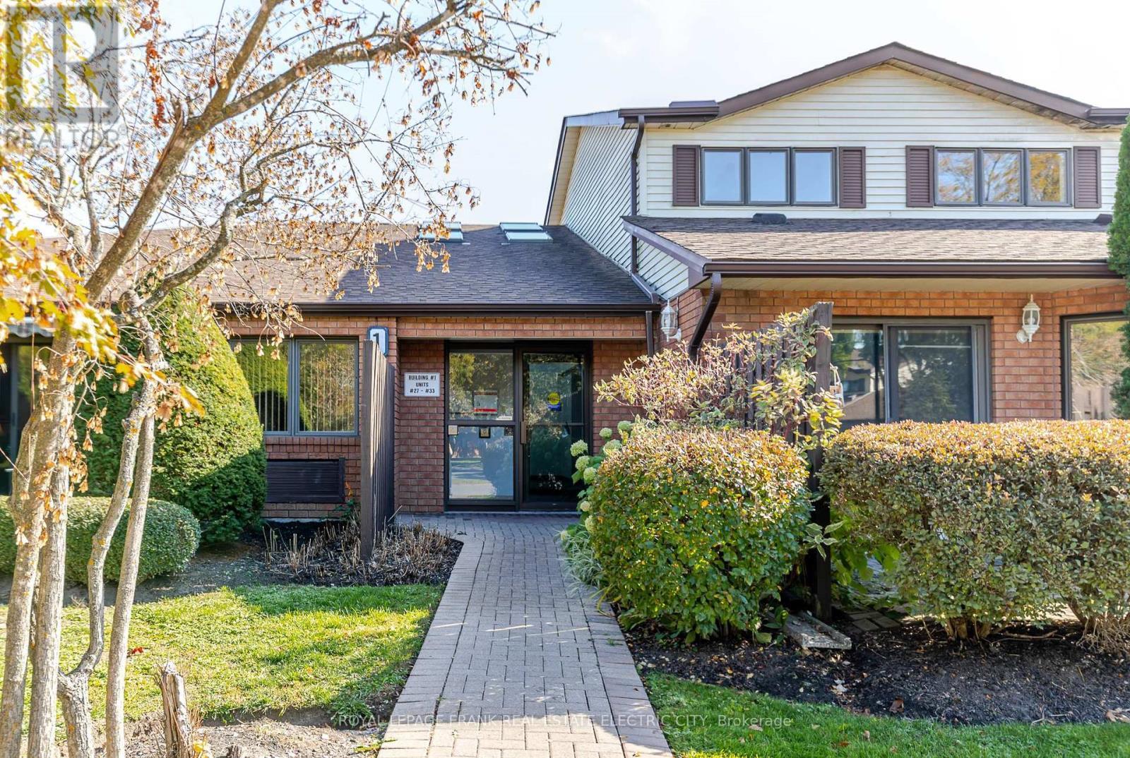 












30 - 36 CHAMPLAIN CRESCENT

,
Peterborough (Northcrest Ward 5),




Ontario
K9L1T1

