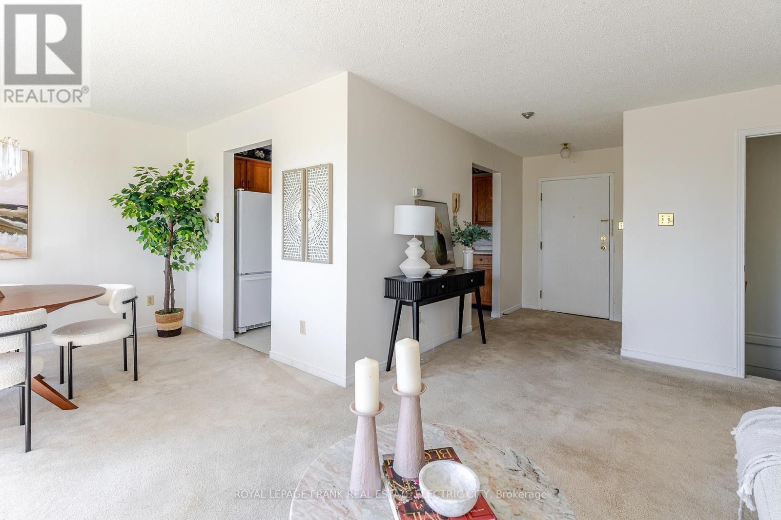 












30 - 36 CHAMPLAIN CRESCENT

,
Peterborough (Northcrest Ward 5),




Ontario
K9L1T1

