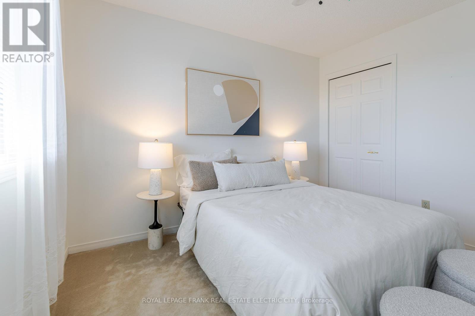 












30 - 36 CHAMPLAIN CRESCENT

,
Peterborough (Northcrest Ward 5),




Ontario
K9L1T1

