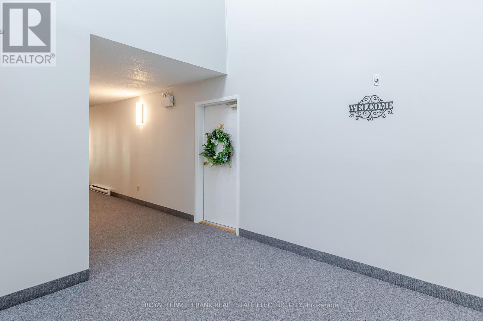 












30 - 36 CHAMPLAIN CRESCENT

,
Peterborough (Northcrest Ward 5),




Ontario
K9L1T1

